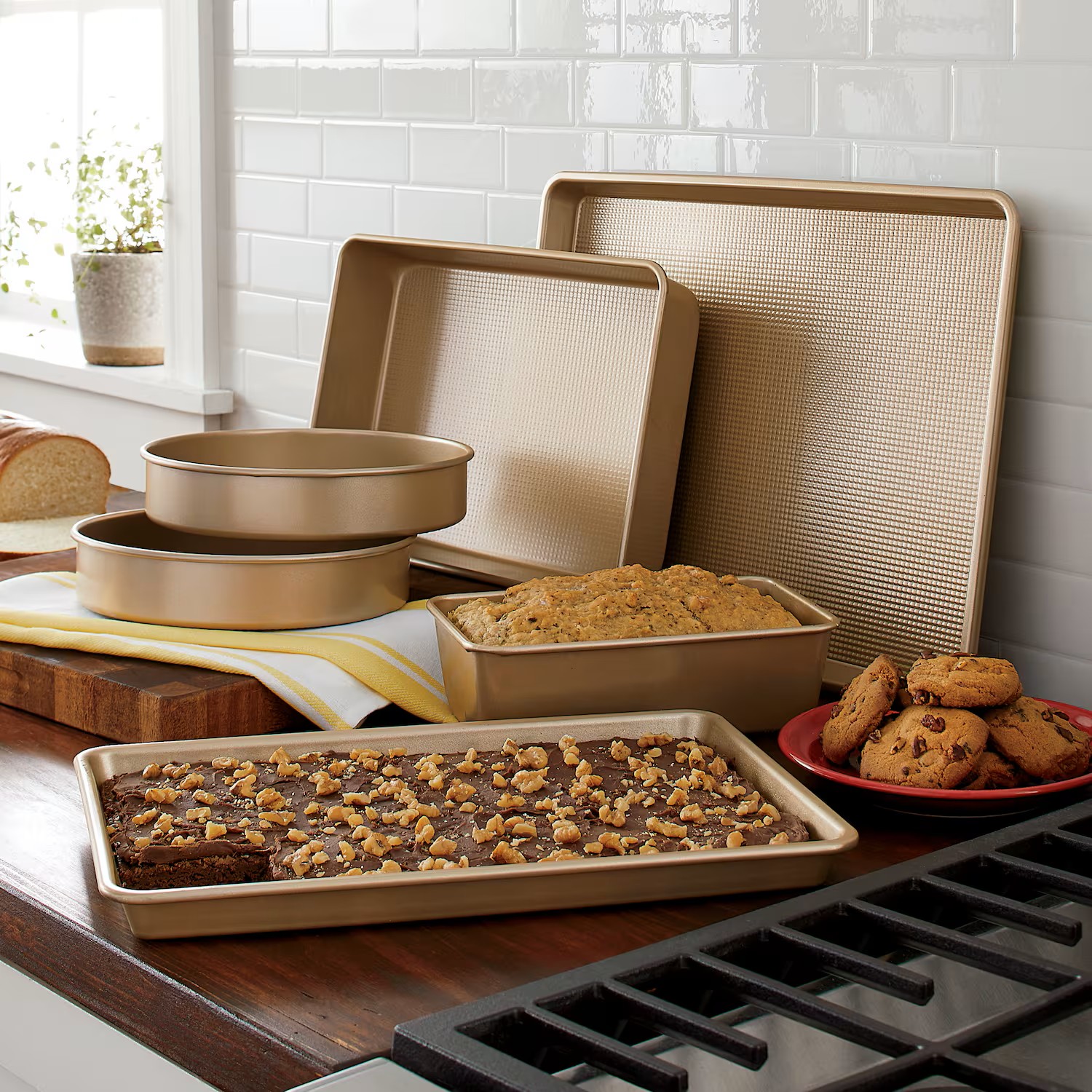 Bake Like a Pro: Choosing the Best Bakeware for Your Kitchen