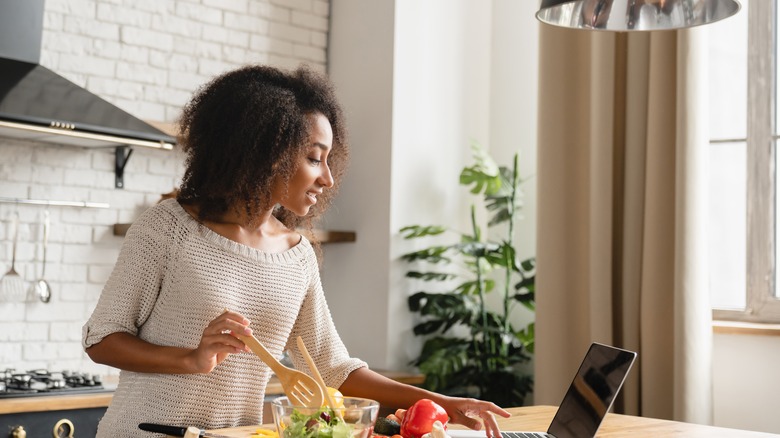 5 Common Kitchen Mistakes and How the Right Tools Can Fix Them