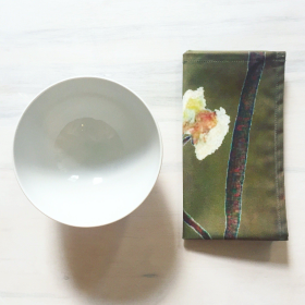 Napkin Set (Color: White Flowers on Green)