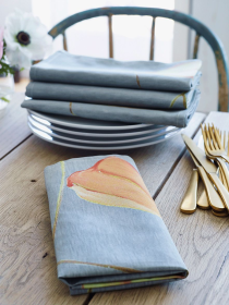 Napkin Set (Color: Three Lanterns on Grey)