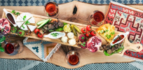LONG SERVING BOARD WITH HANDLE, Set of 2